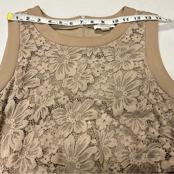 Calvin Klein Sleeveless Sheath Dress Size 14 Ruched Stretch Floral Lace Taupe - Picture 8 of 14